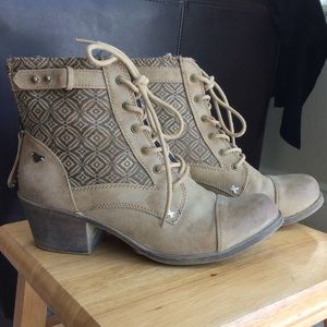 Roxy booties